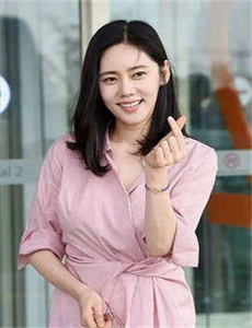 男生强行扒了女生的衣服视频