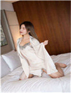 亚洲女性